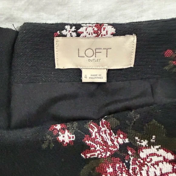 LOFT Black Floral Mini Skirt - Picture 3 of 5
